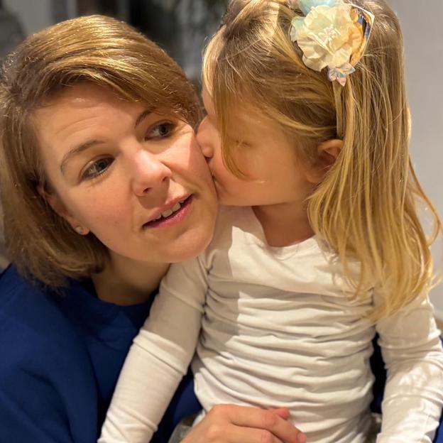 Loes, trotse mama van Amélie