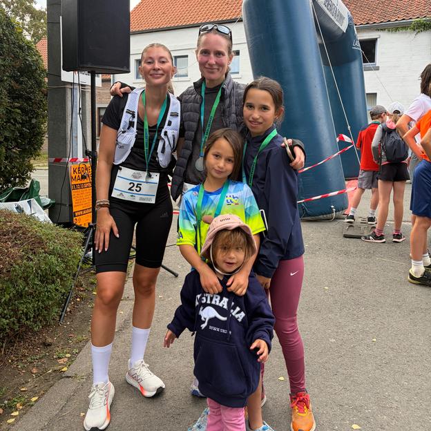 Camille, Laura & kids