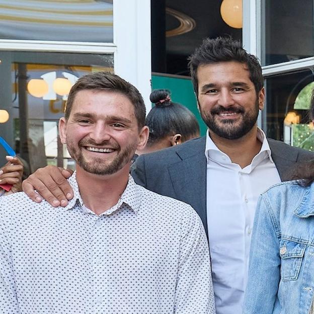 Mounir et Victor. L'un court, l'autre marche... Mais ils sont unis pour United !