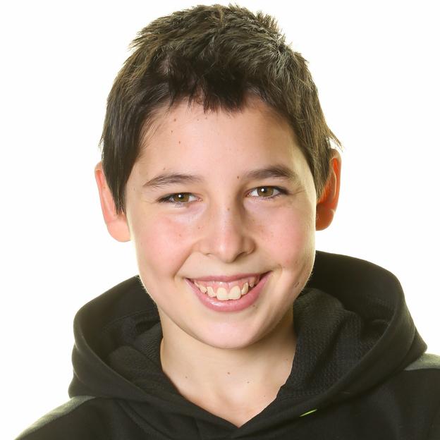 Elias helpt "kicken" tegen kinderkanker