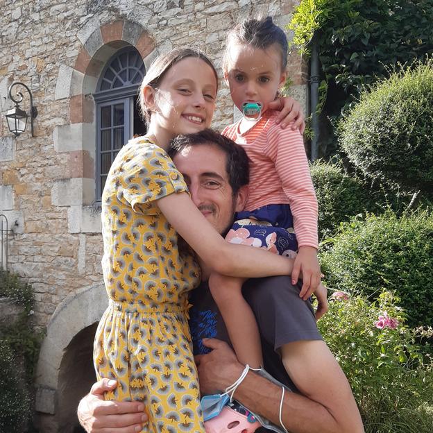 David papa de Louise (H5) et Elisabeth (H2)