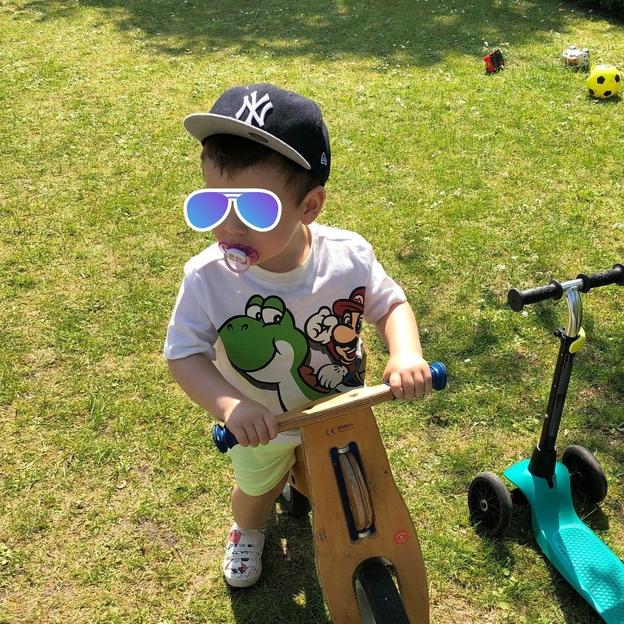 Archie bikes to kick