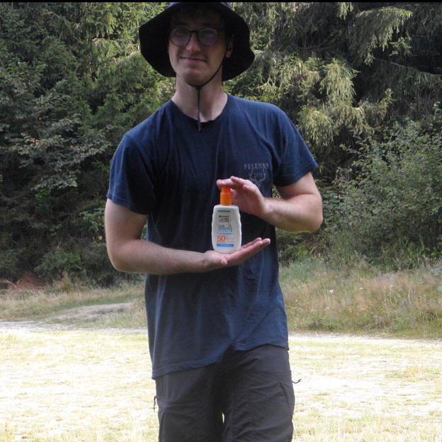 Eliott the king of sunscreen