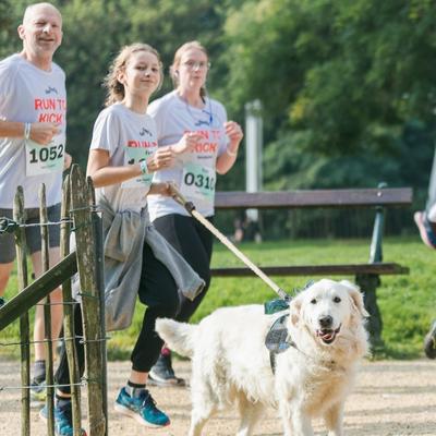 Asbeek running