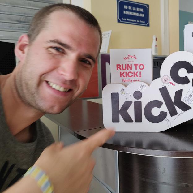 Damien - Ready to kick !