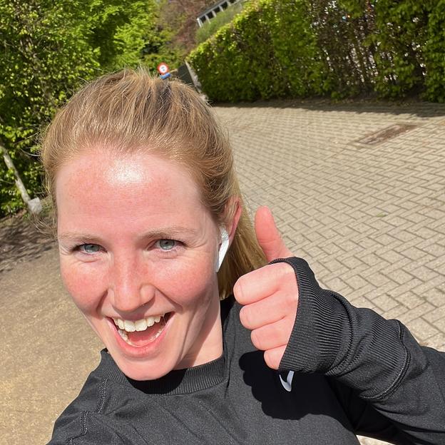Karlijn, Supporter van Leon