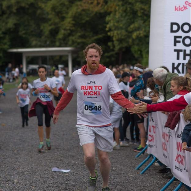 Pat runs to kick