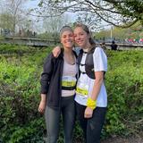 Louise Mostenne en soutien à Juju (copine de Lola)
