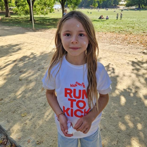 Eva kicks Cancer !