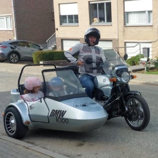 Offrir une balade en sidecar
