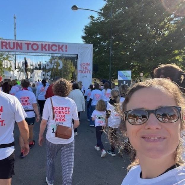 Stéphanie of YouConnect walks for KickCancer