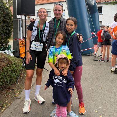 Camille, Laura & kids